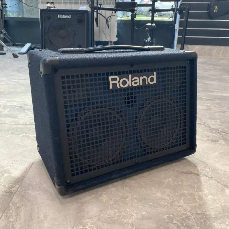Комбоусилитель Roland KC-220