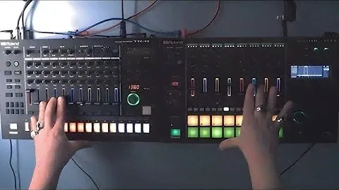 ROLAND TR 8S + ROLAND MC-707 TECHNO JAM #1