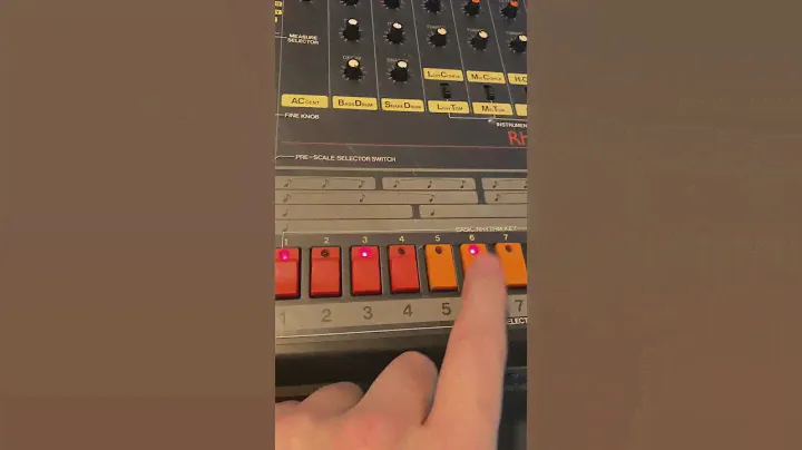Vintage Roland TR 808 Building a 1980’s Bronx beat