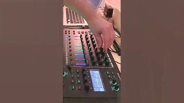 Roland mc-707 /// SAMOTOK - live performance 3.4 #mc707 #groovebox #roland #melodictechno