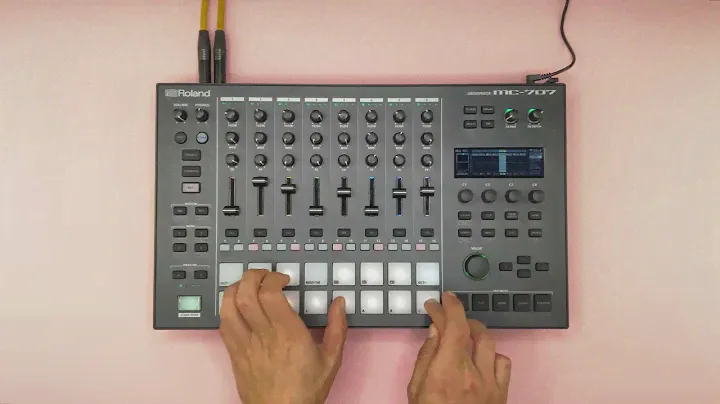 Roland MC-707 | Techno/House Jam (No Talking)